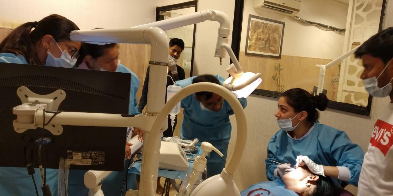 Dentist in Noida