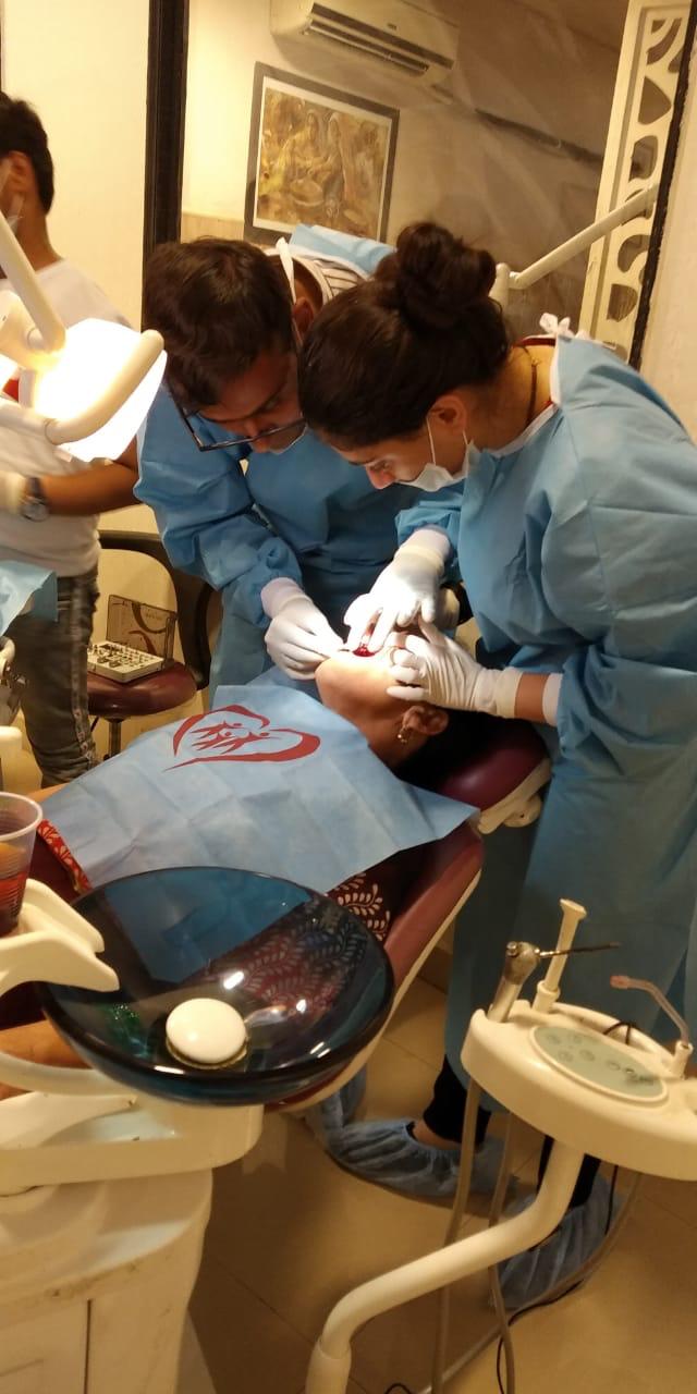  Dentist in Noida